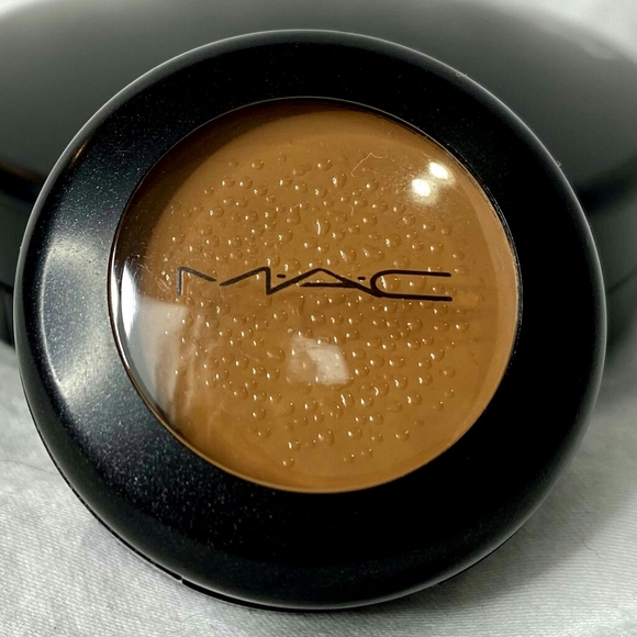 studio finish spf 35 concealer in nw25